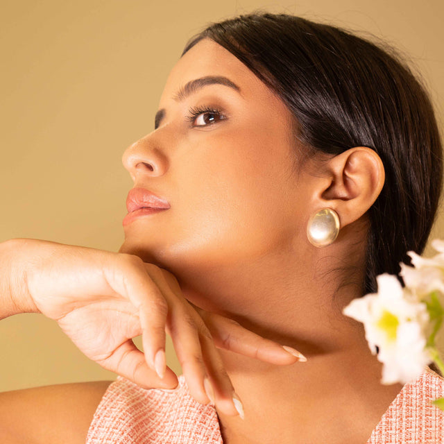 925 pure silver matte oval stud earrings, detail view