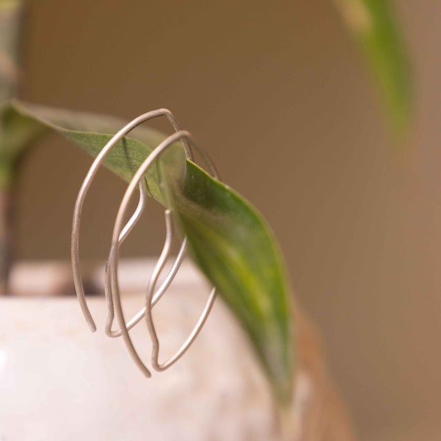 Adya Minimal Leafline Hoops