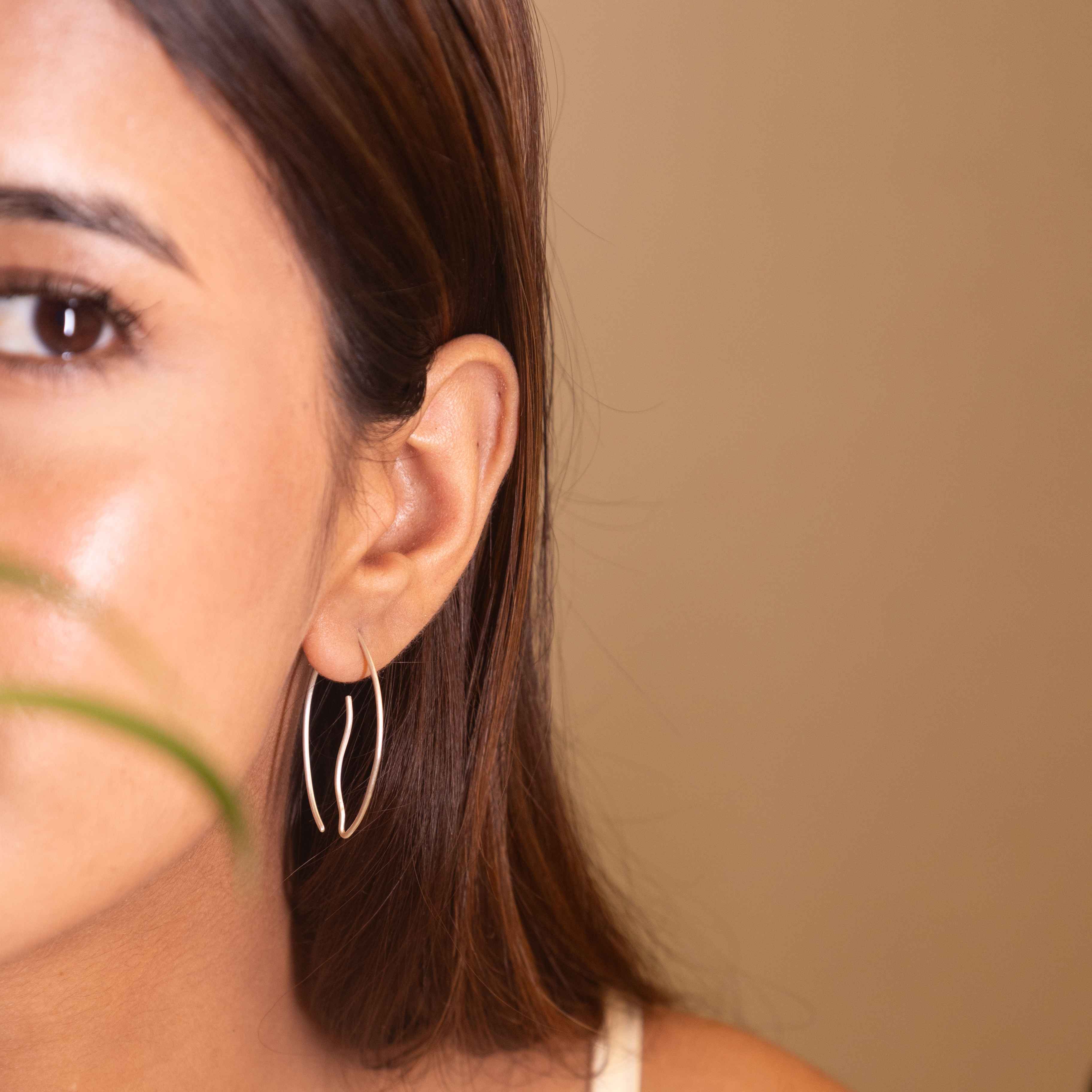 Adya Minimal Leafline Hoops