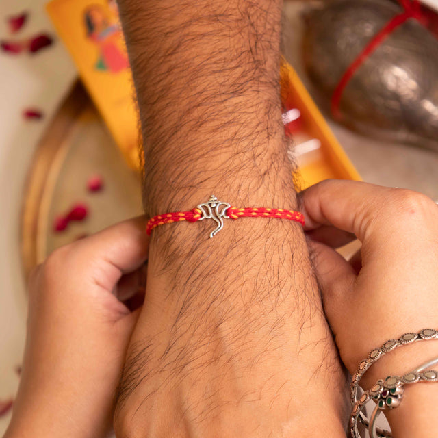 925 pure silver Ganesha motif rakhi, detail view
