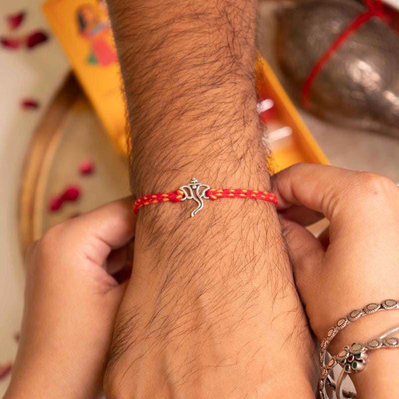 925 pure silver Ganesha motif rakhi, detail view