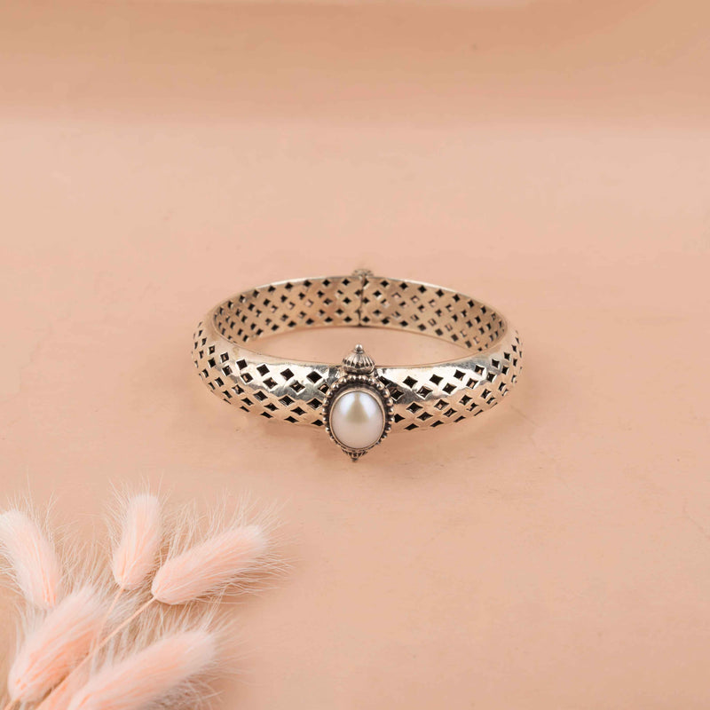 Adya Carved Pearl Embossed Classic Kada