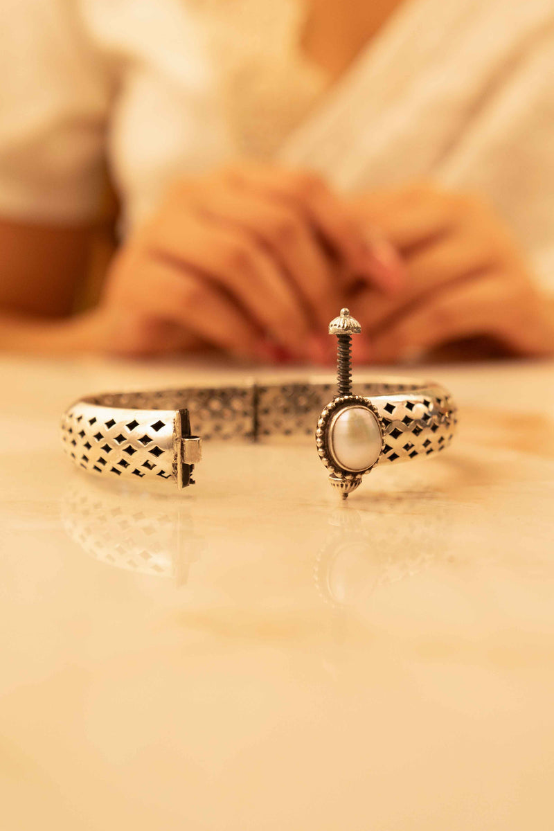 Adya Carved Pearl Embossed Classic Kada