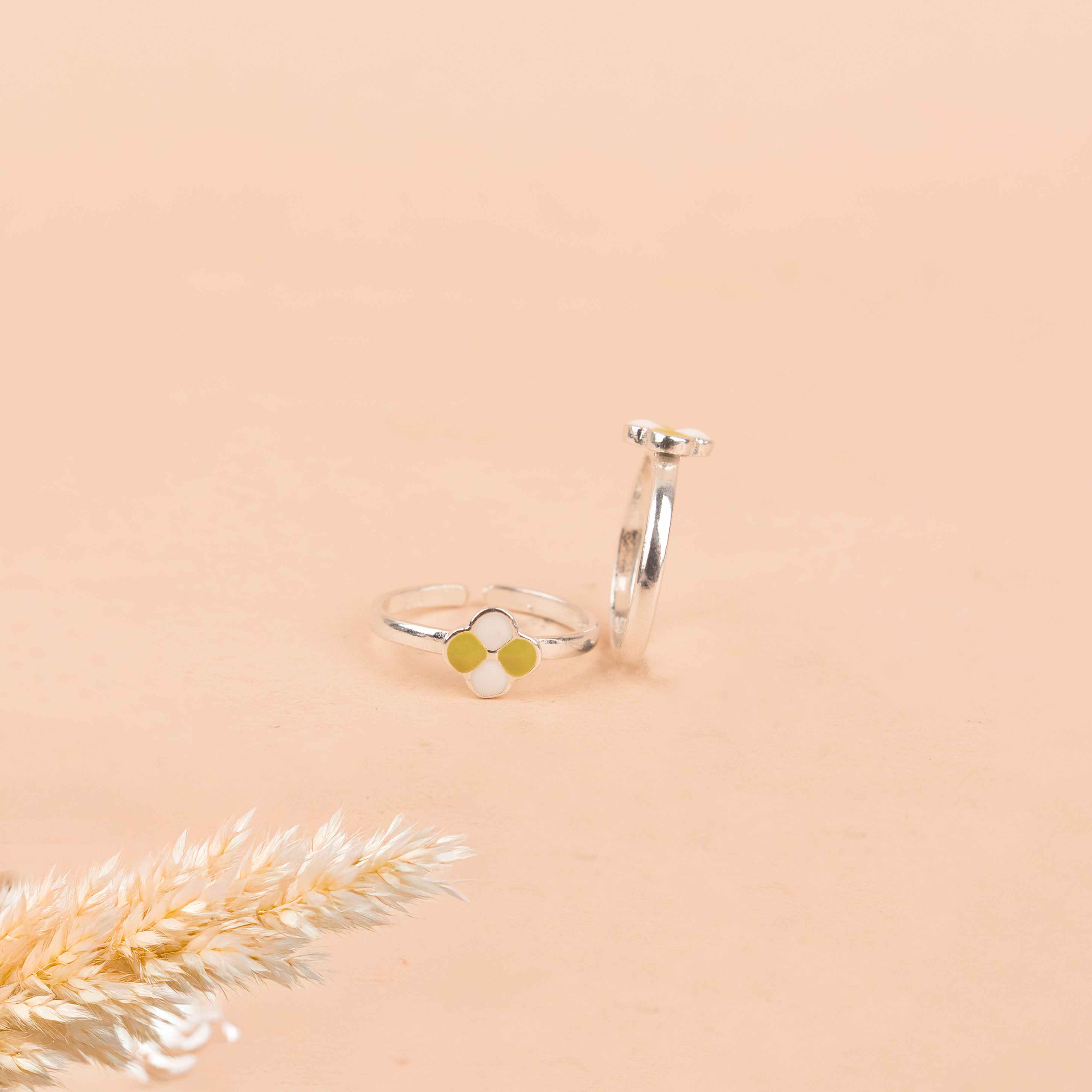 Adya Green Blossom Bud Toe Ring Cum Midi Ring