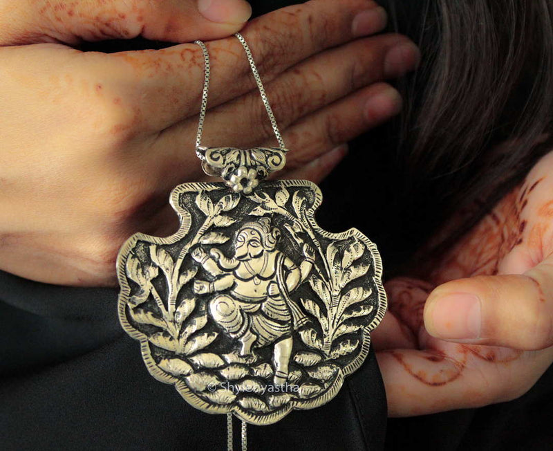 Anvaya Ganesha Embossed Pendant