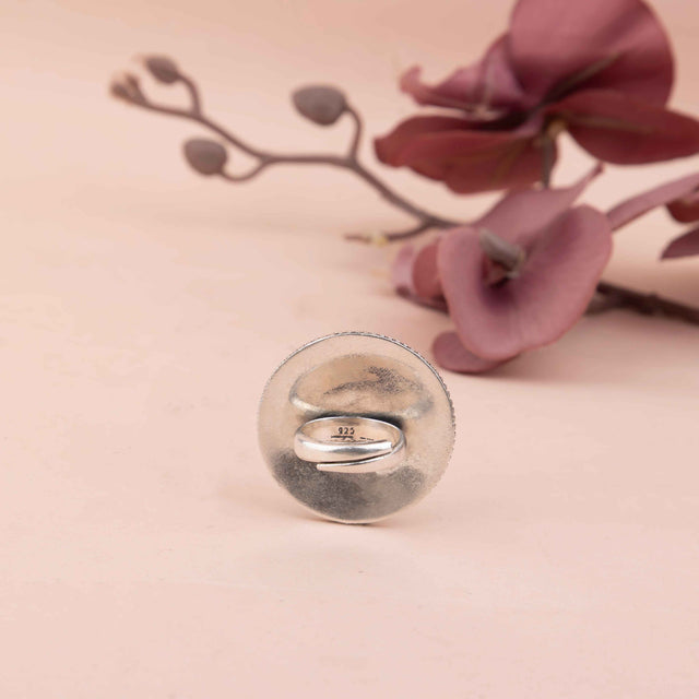 Anvaya Classic Daana Detailed Ring