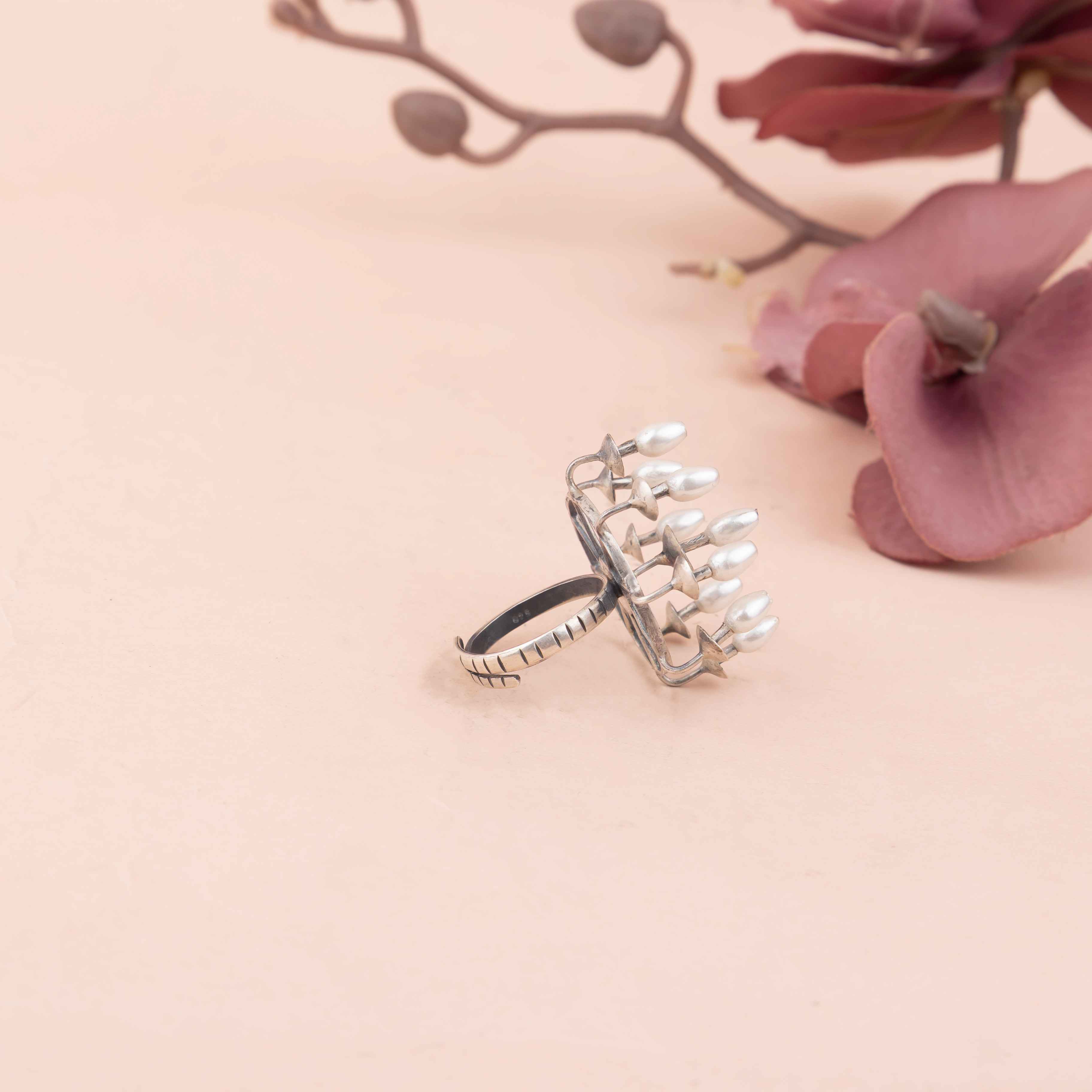 Anvaya Scintillating Lamp Statement Ring