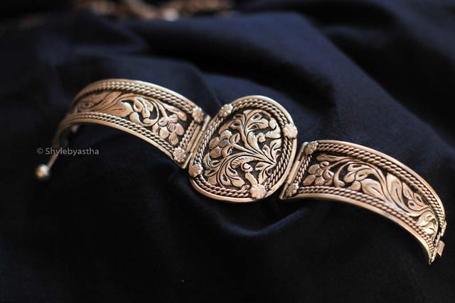 Anvaya Chitai Art Embossed Kada