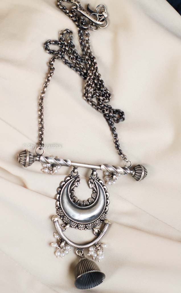 Mizoya Chandra Quirky Necklace