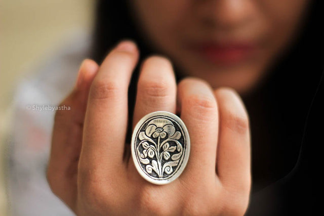 Moh Chitai Art Oval Ring