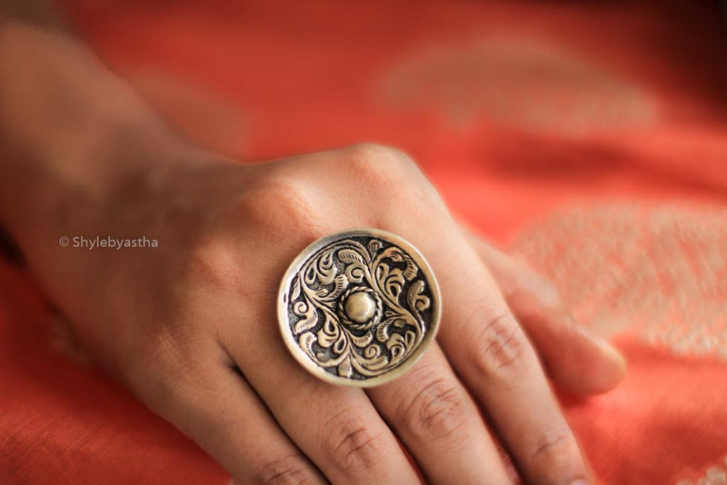 Moh Circular chitai Art Ring