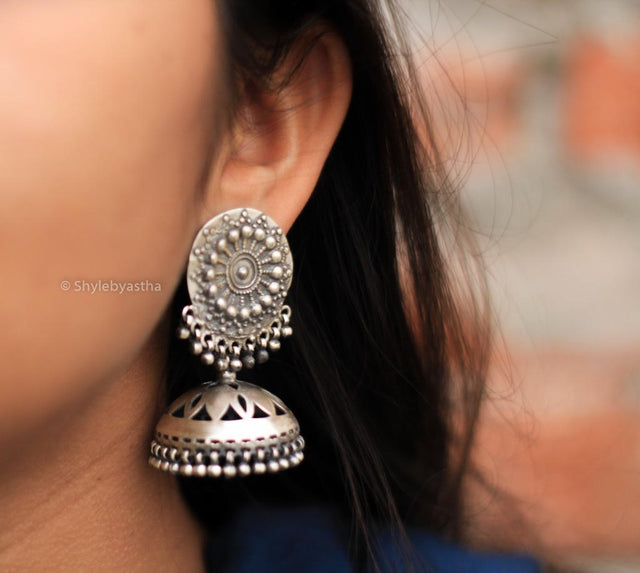 Jhumri Ghughri Carved Jhumka