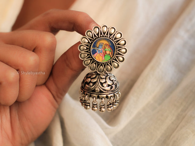 Anvaya Radha Krishna Chitai Jhumka