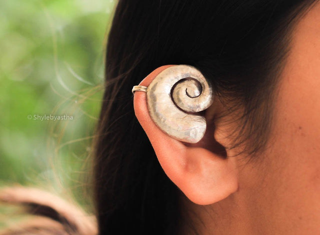 Qurbat Snail Clip on