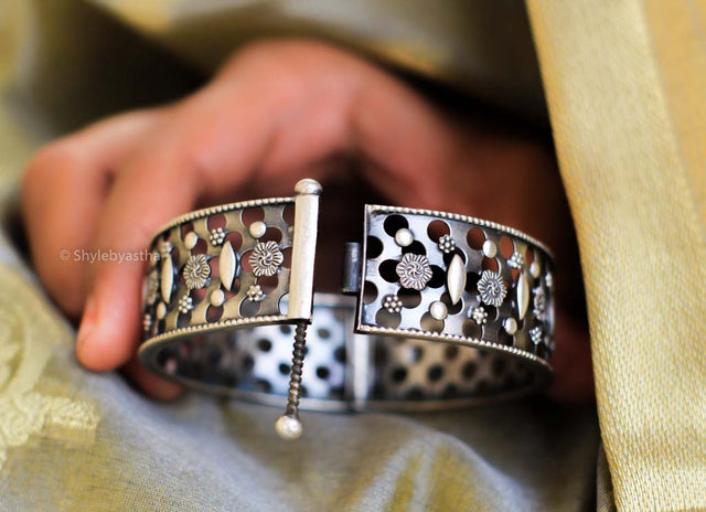 Mizoya Carved Broad Kada