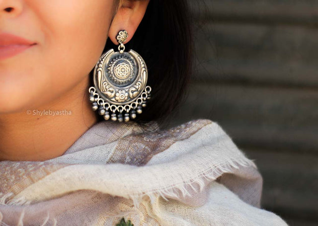 Mizoya Crescent Moon Chandbalis