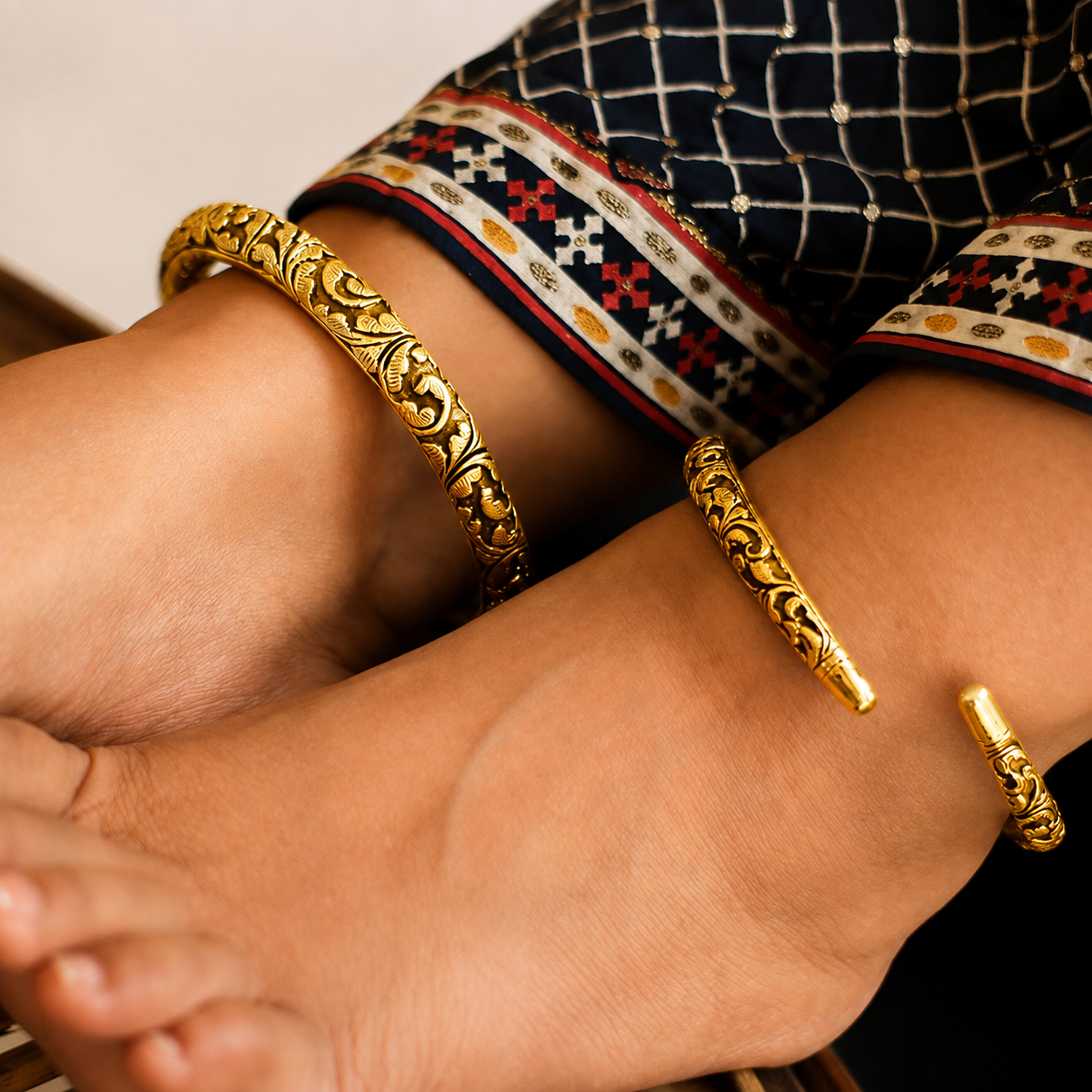Qurbat Chitai Detailed Ankle Kada
