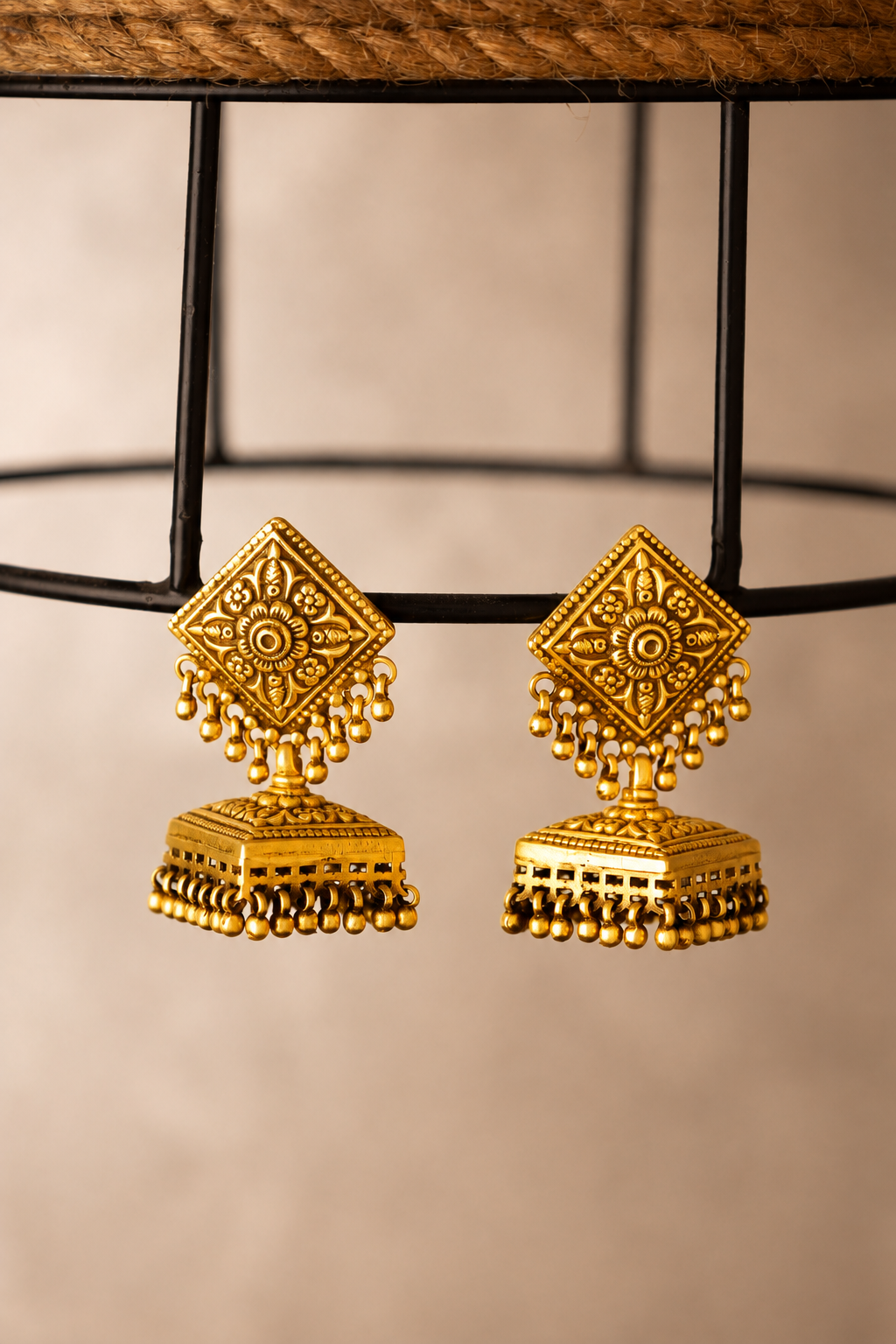 Mizoya Detailed Motif Classic Jhumka