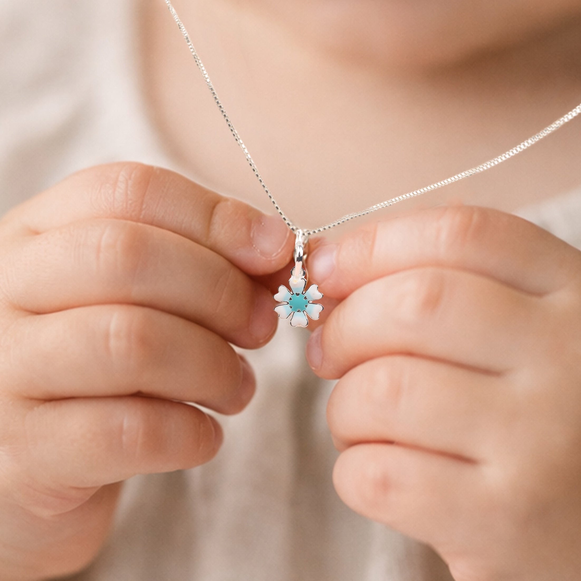 Dancing Daisy Necklace