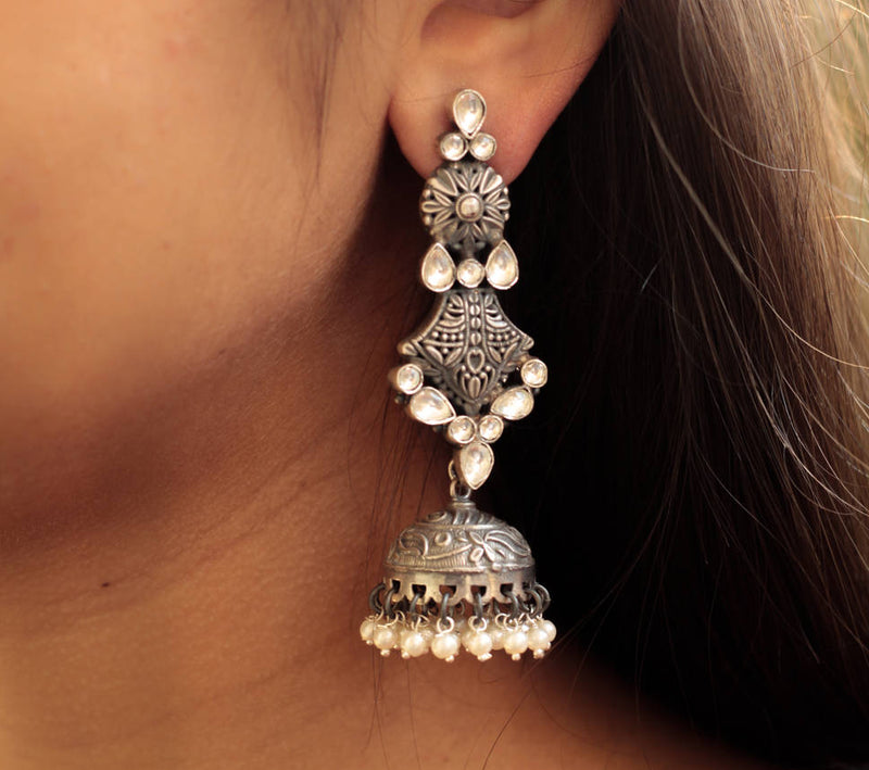 Essence Classic Embossed Jhumka