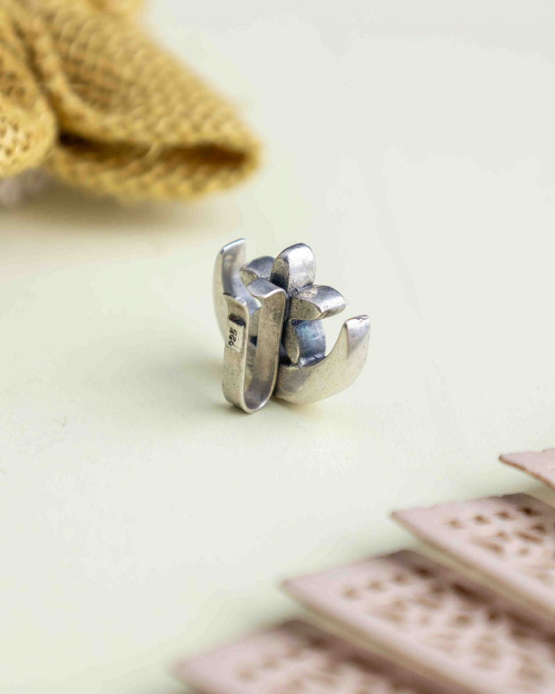 Essence Kundan Chaand Phool Earclip