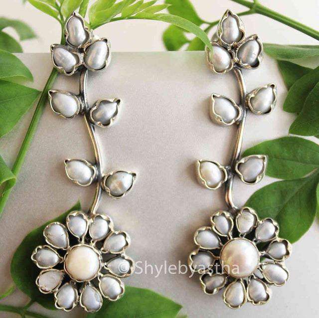 Essence Pearl Flower Earrings