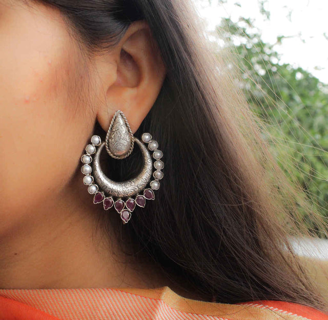 Essence Pearl Ruby Studs