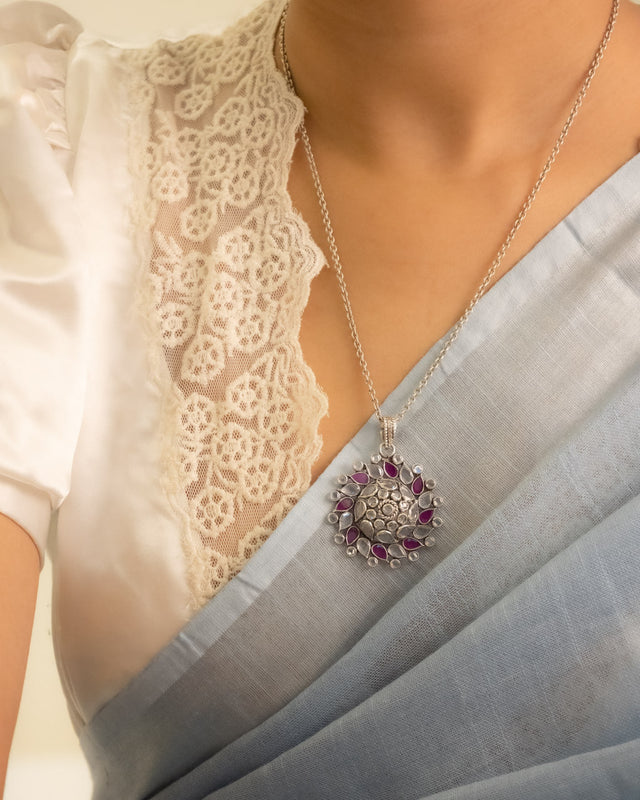 Essence Scintillating Flower Petal Pendant