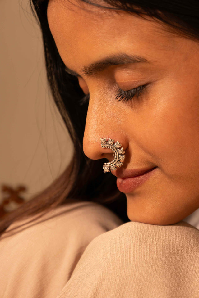 Mizoya Vintage Inspired Classic Pierced Nose Pin