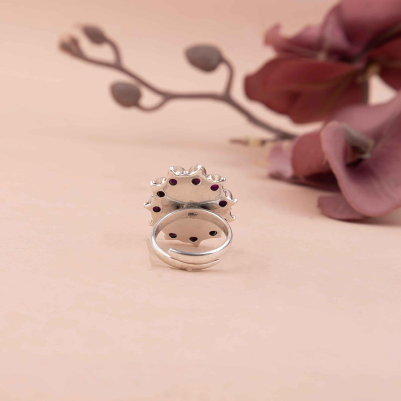 Essence Jadau Oval Ring