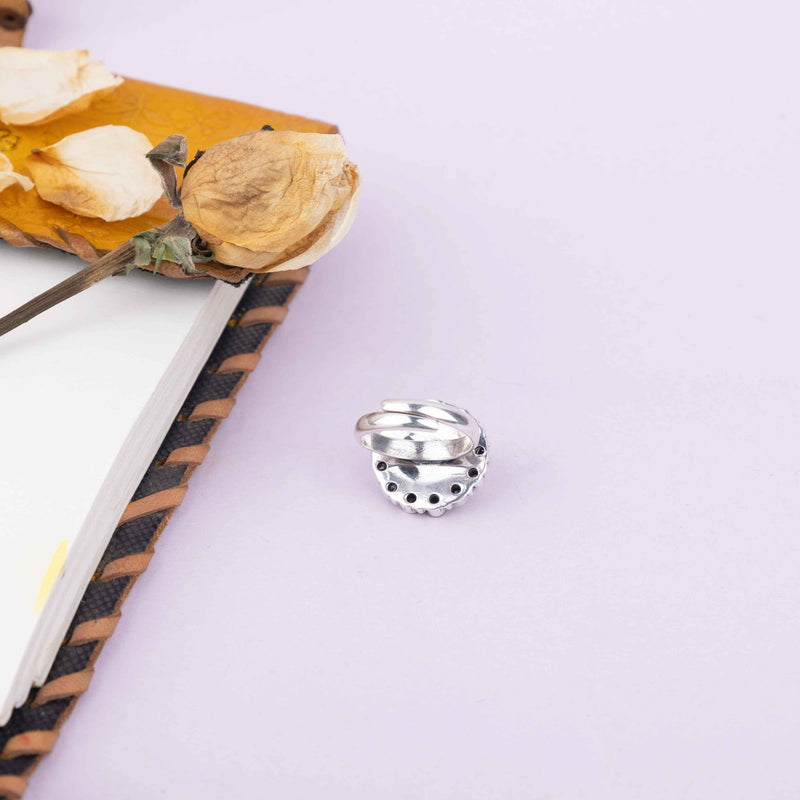 Essence Jadau Scintillating Ring