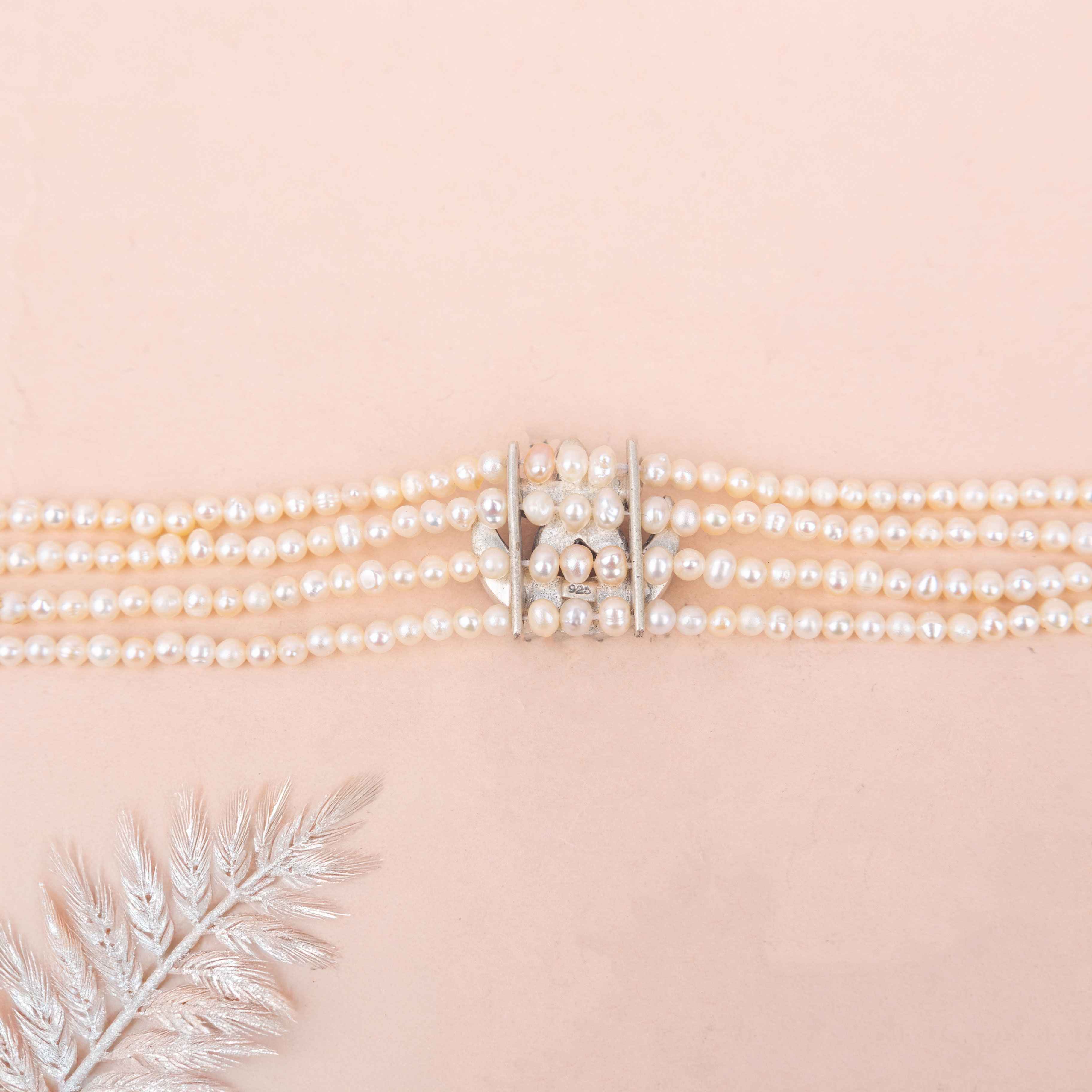 Essence Kundan Chaand Phool Pearl Bracelet