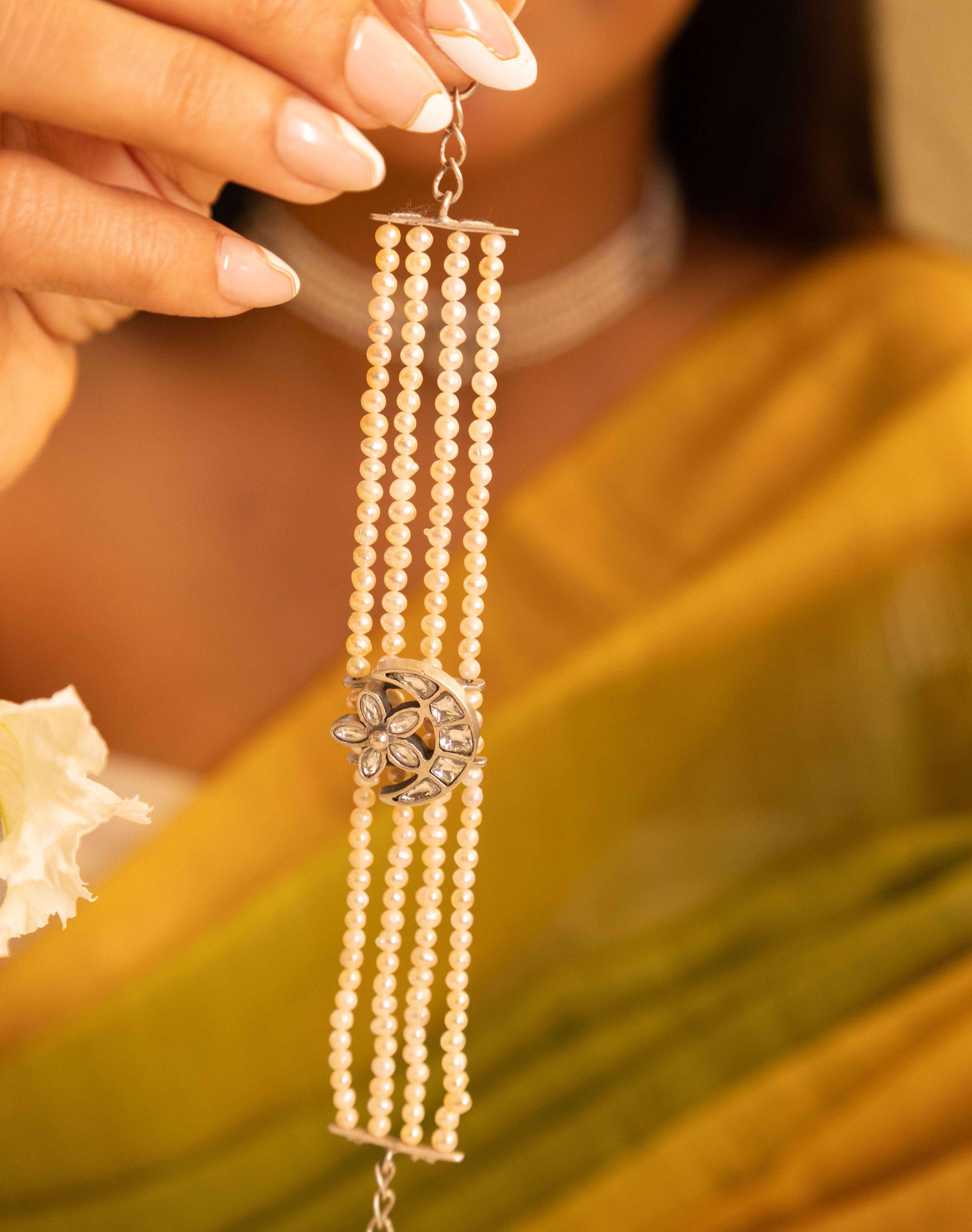 Essence Kundan Chaand Phool Pearl Bracelet