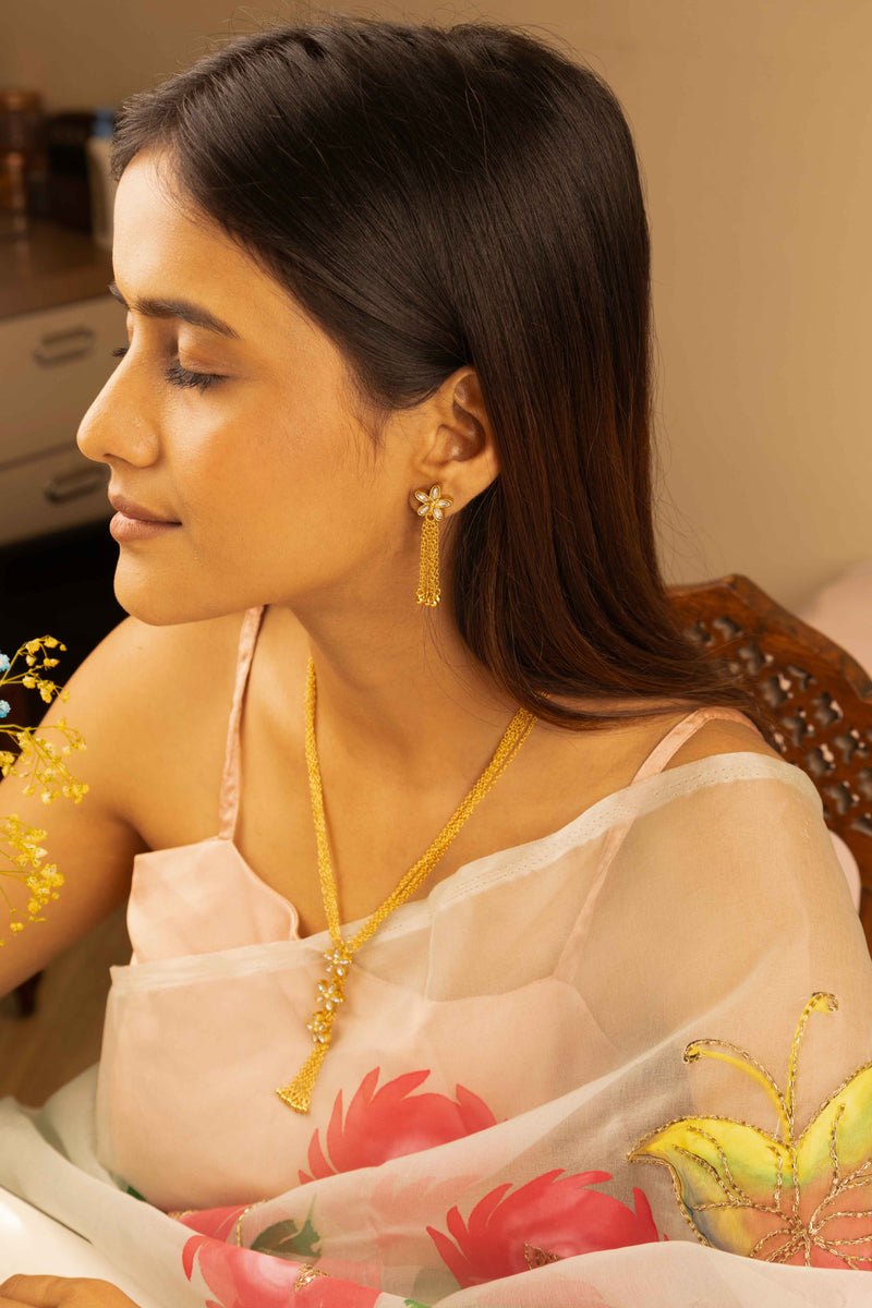 Essence Kundan Flower Sequence Chain Cluster Gold Plated Earring Ring Necklace Set