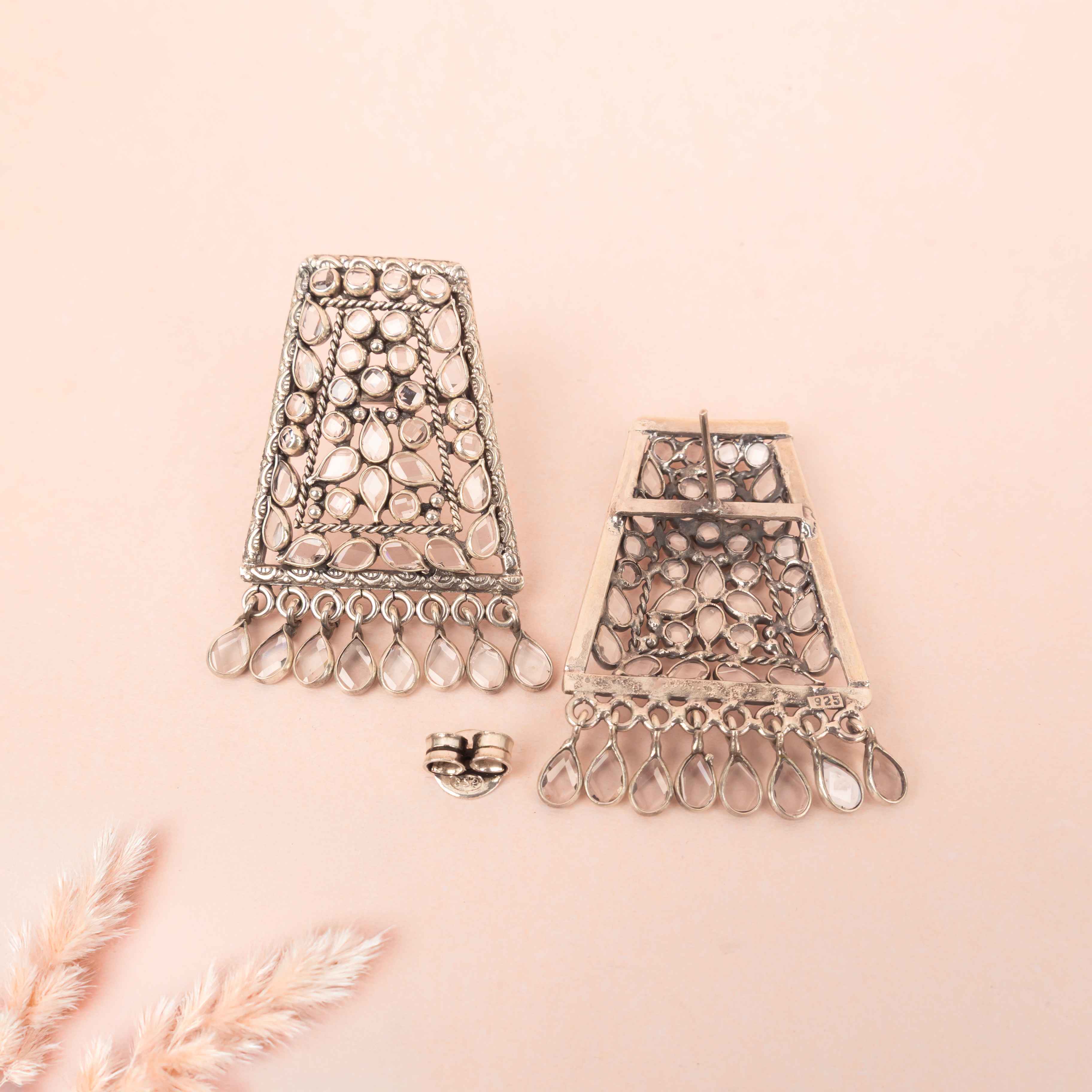 Essence Scintillating Drop Classic Earring