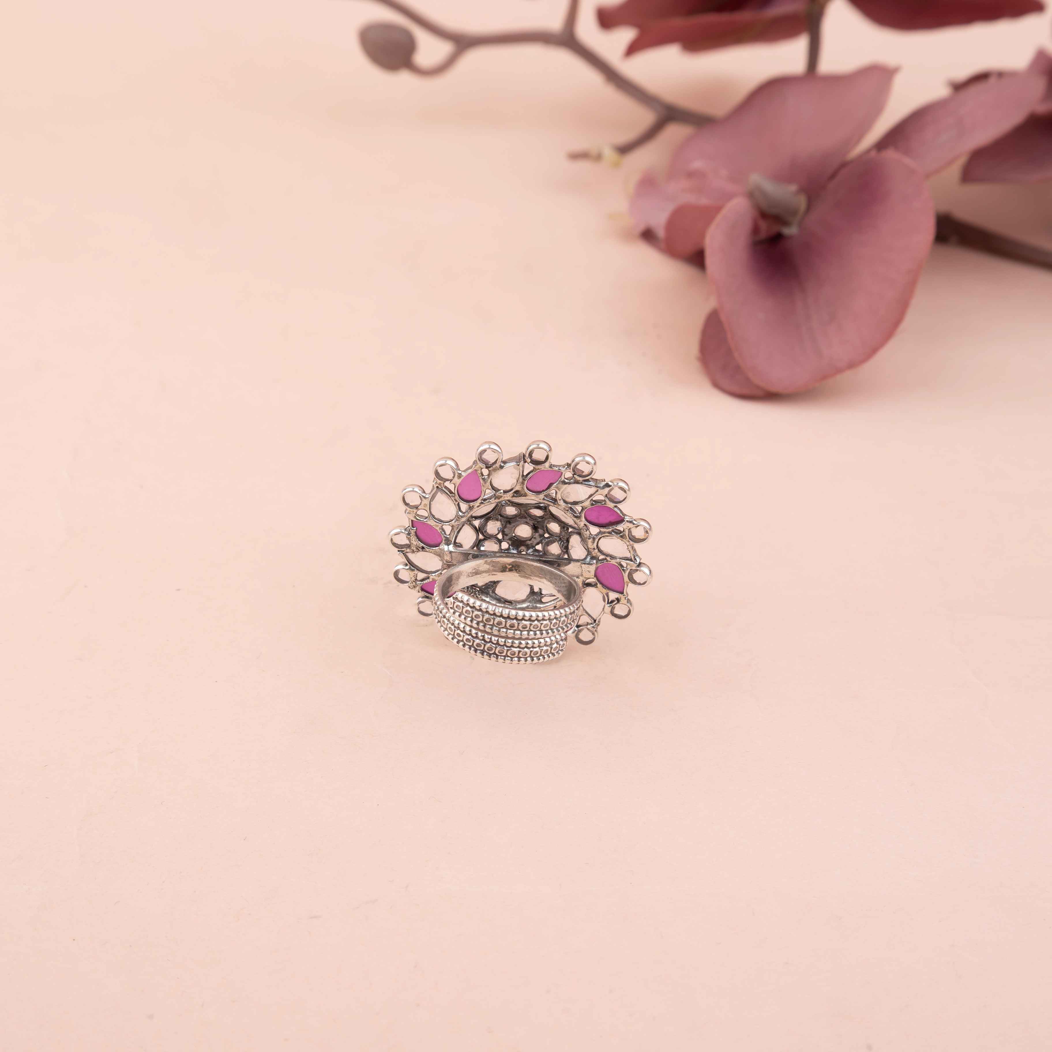 Essence Scintillating Embossed Ring