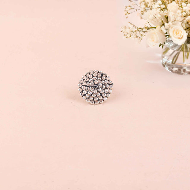 Essence Scintillating Flower Motif Ring