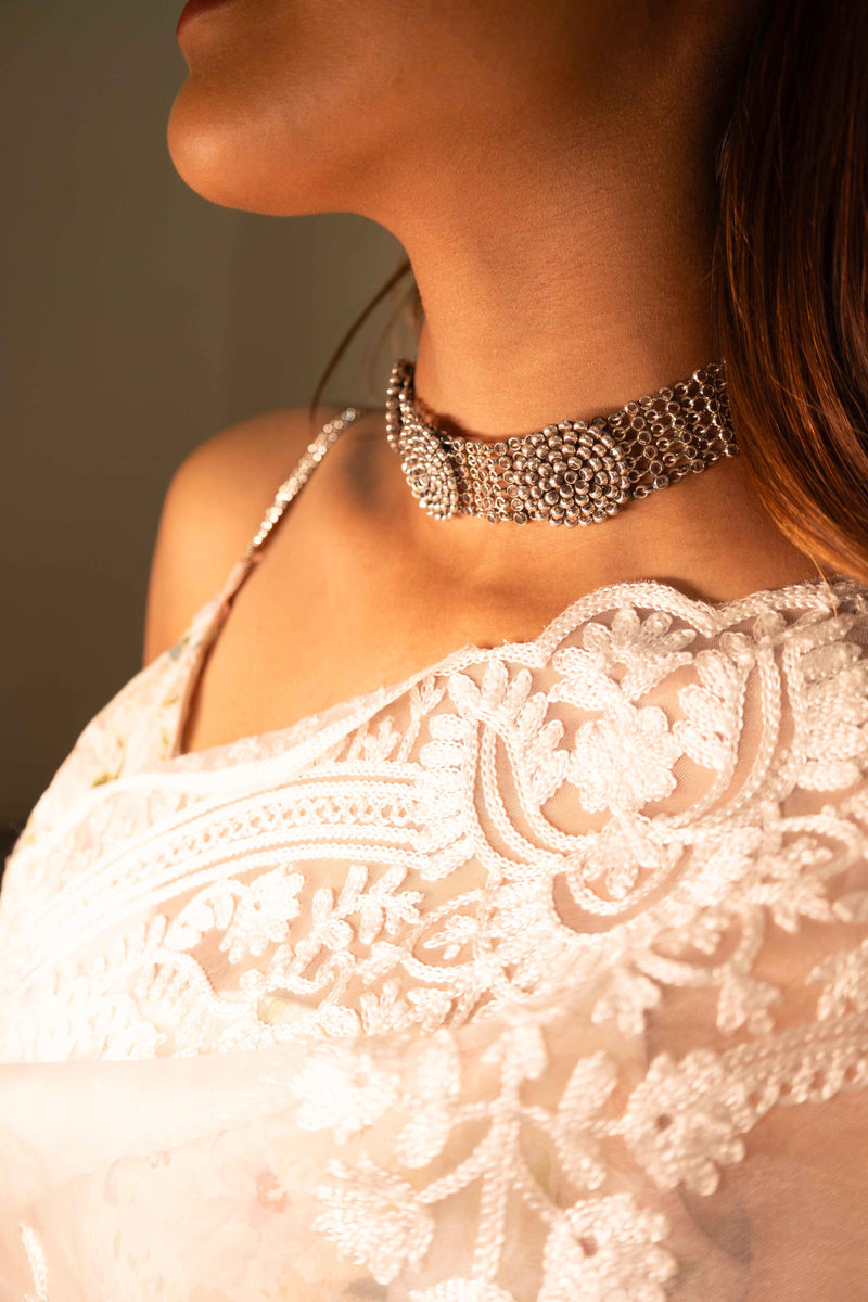 Essence Scintillating Tri flower Motif Choker