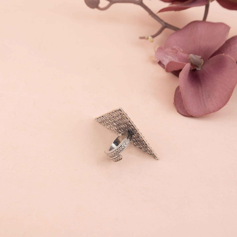 Essence Scintillating Triangle Cocktail Ring