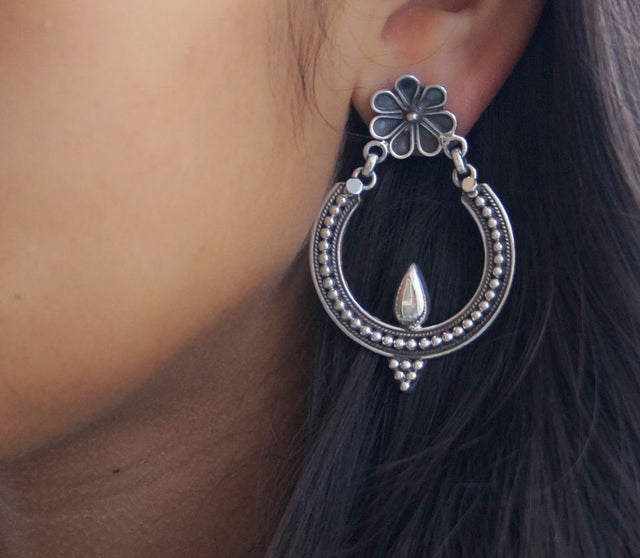 Flower Motif Silver Studs Model