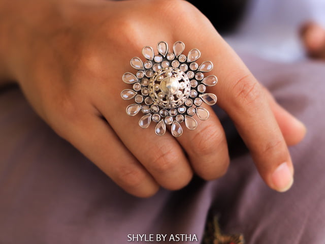 Essence Swarovski Scintillating Ring