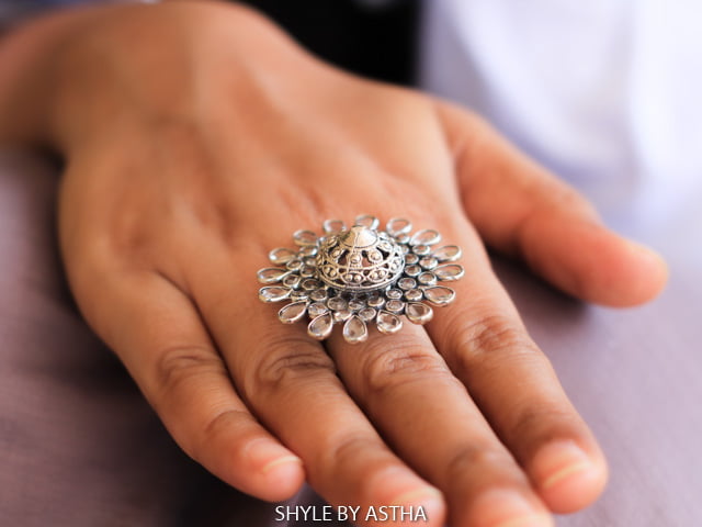 Essence Swarovski Scintillating Ring