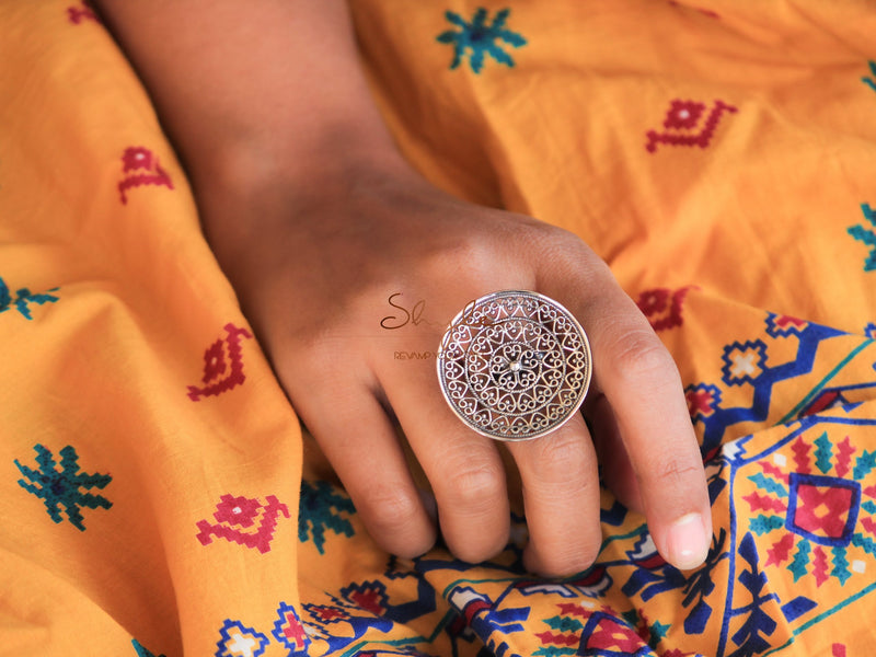 Anvaya Finely Carved Concentric Ring