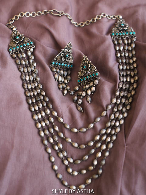 Anvaya Rawa Layered Classic Necklace Earring Set