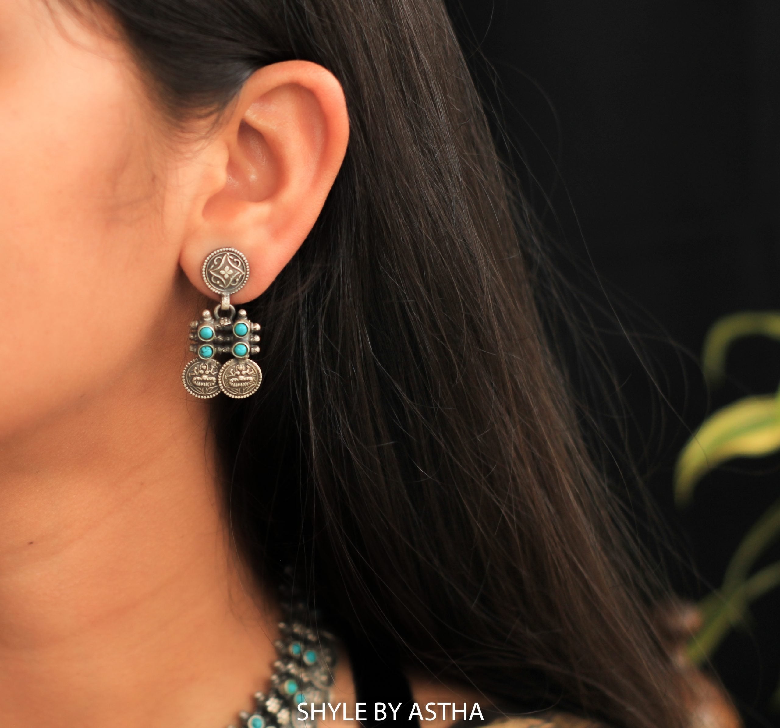 Tattva Turquoise Sequence Necklace Earring Set