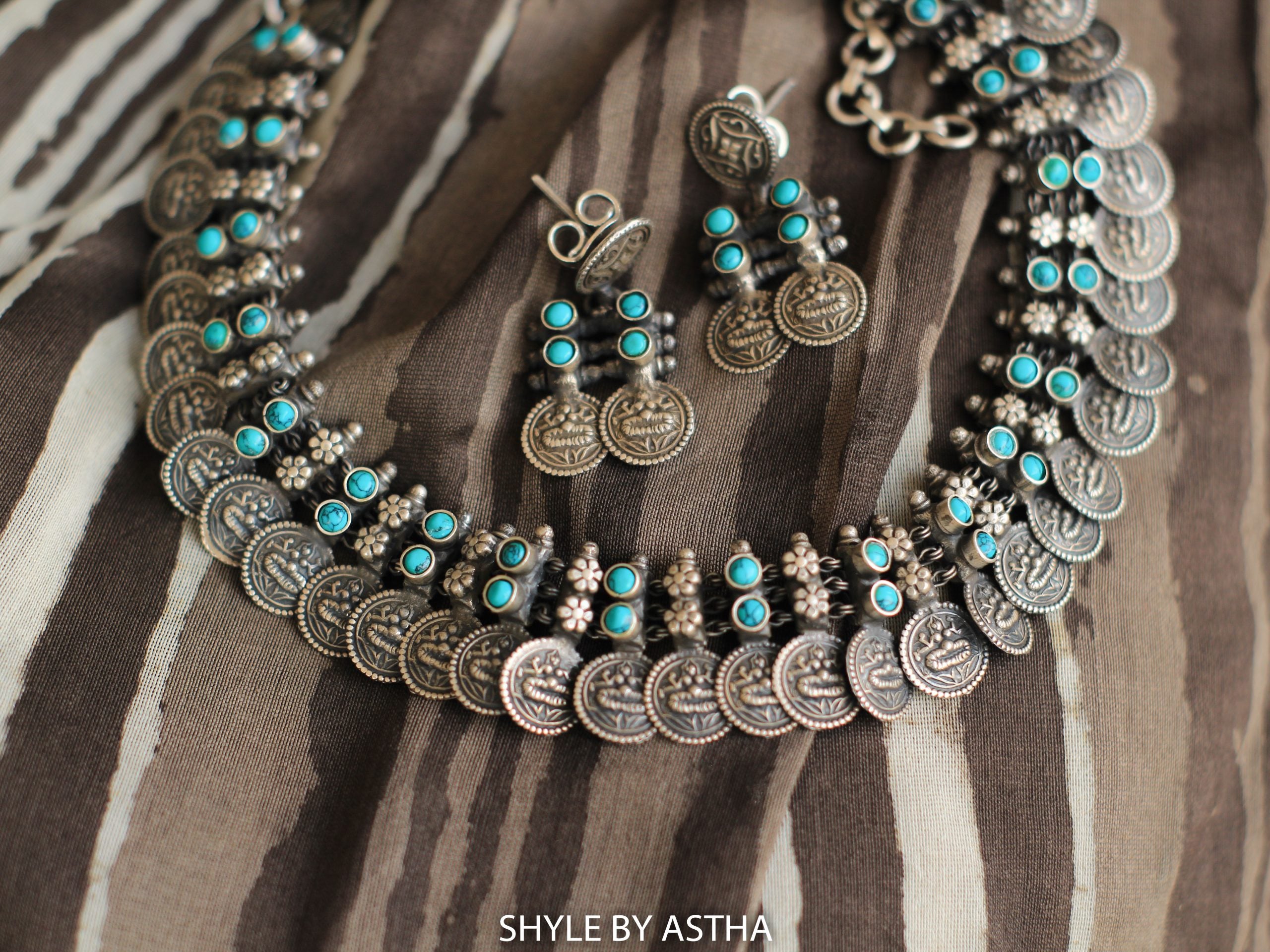 Tattva Turquoise Sequence Necklace Earring Set