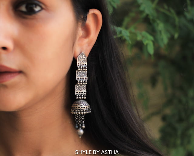 Dulari Layered Intricate Ghughri Jhumka model