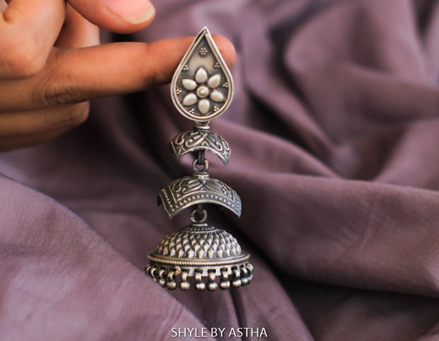 Jhumri Flora Detailed Textured Jhumka