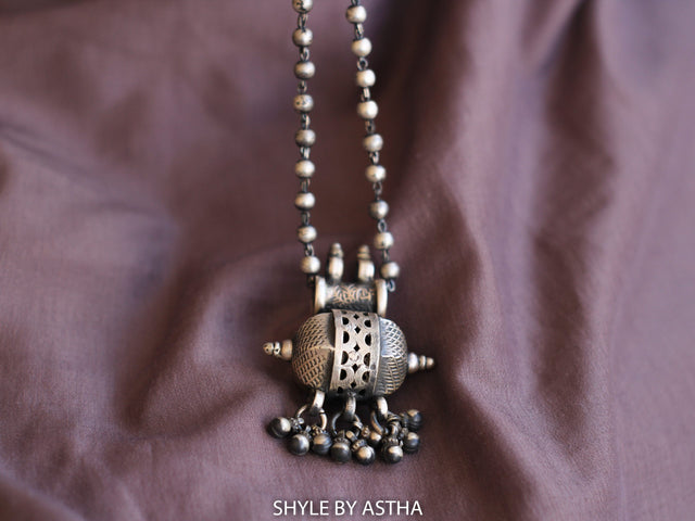 Mizoya Classic Vintage Inspired Necklace