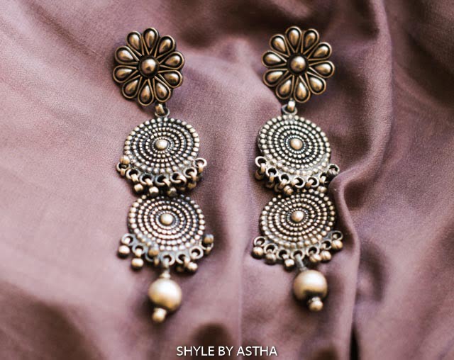 Moh Flower Motif Daana Art Drop Earrings